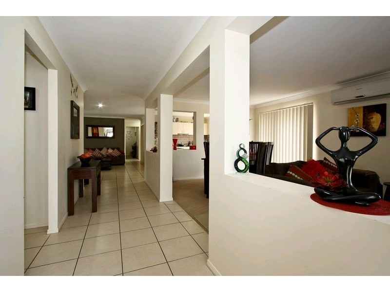 72 John Markwell Parade, Daisy Hill QLD 4127