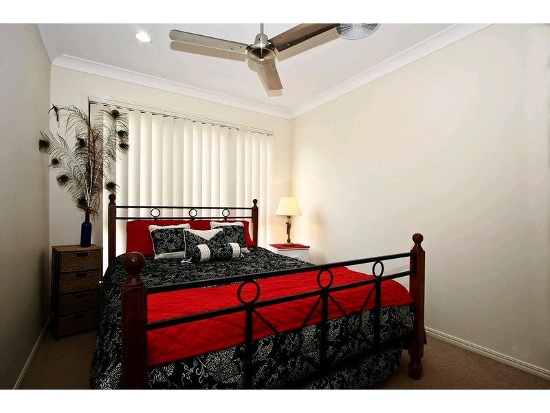 72 John Markwell Parade, Daisy Hill QLD 4127