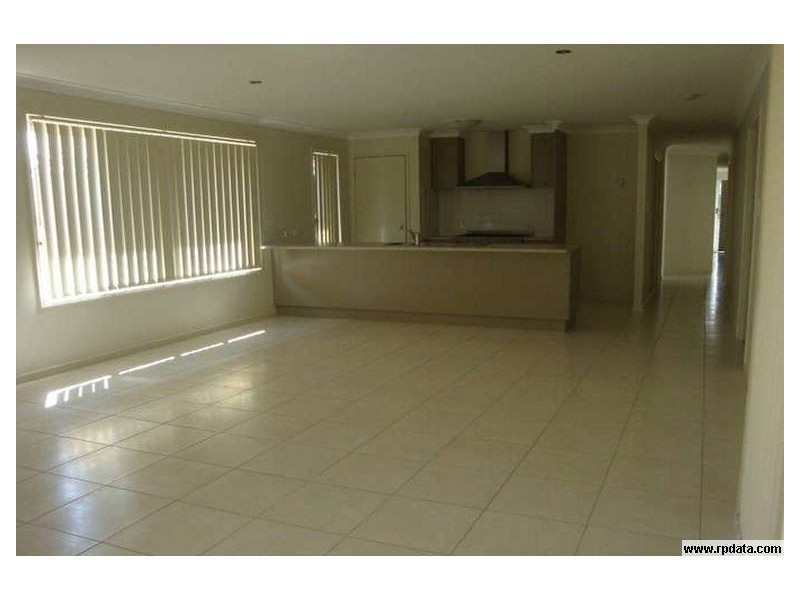 5 Coalstoun Crossing, Waterford QLD 4133