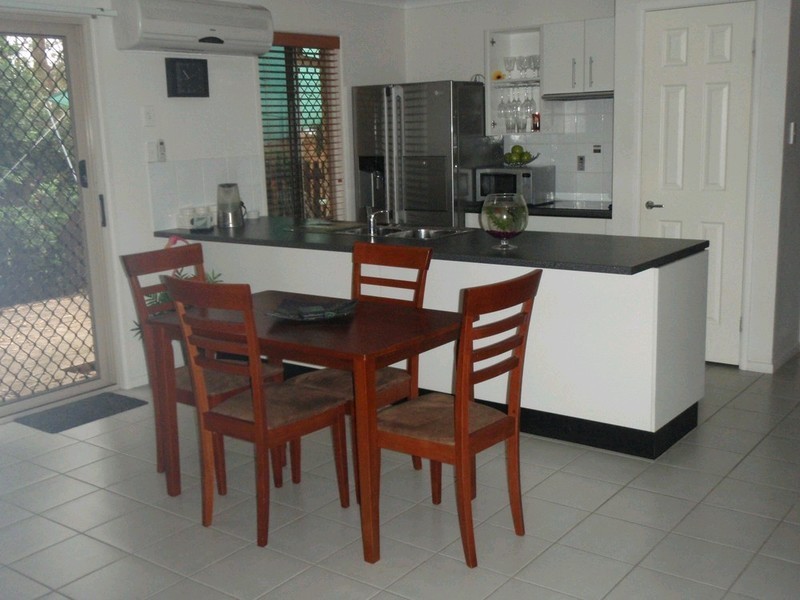 2/14 Wendron Street, Rochedale South QLD 4123