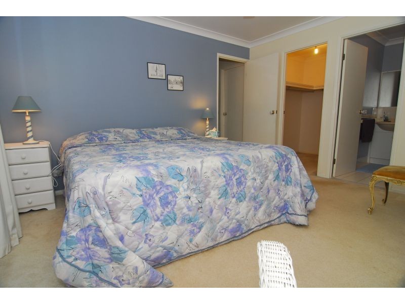21 Delapine Pl, Seventeen Mile Rocks QLD 4073
