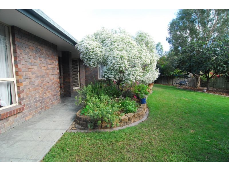 21 Delapine Pl, Seventeen Mile Rocks QLD 4073