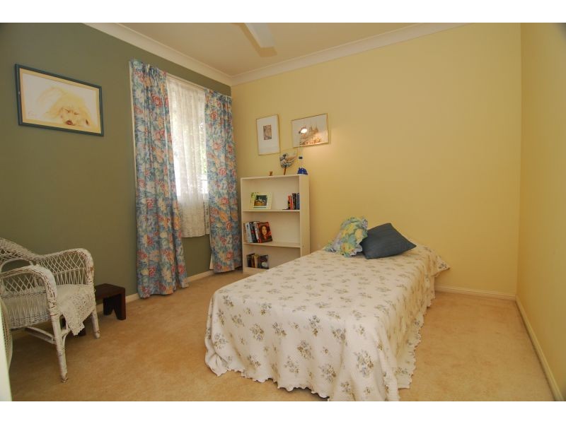 21 Delapine Pl, Seventeen Mile Rocks QLD 4073