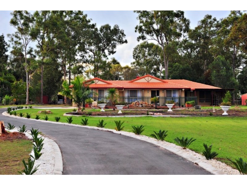141 Merluna Rd, Park Ridge South QLD 4125
