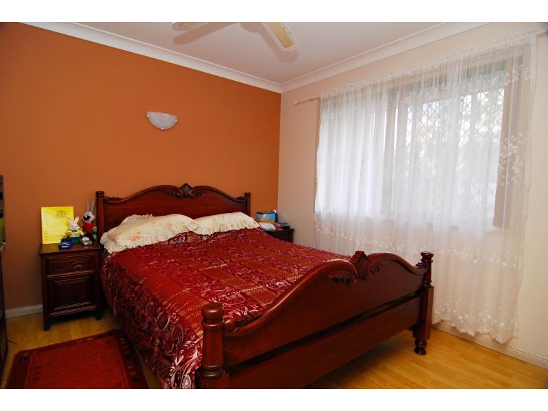 141 Merluna Rd, Park Ridge South QLD 4125
