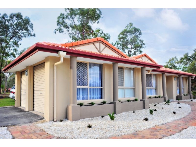 141 Merluna Rd, Park Ridge South QLD 4125