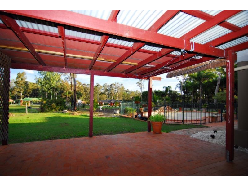 141 Merluna Rd, Park Ridge South QLD 4125