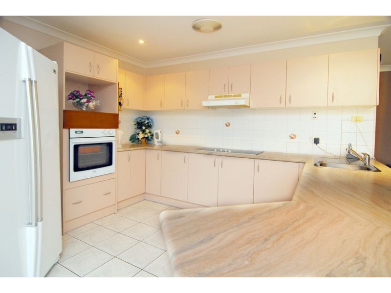 141 Merluna Rd, Park Ridge South QLD 4125
