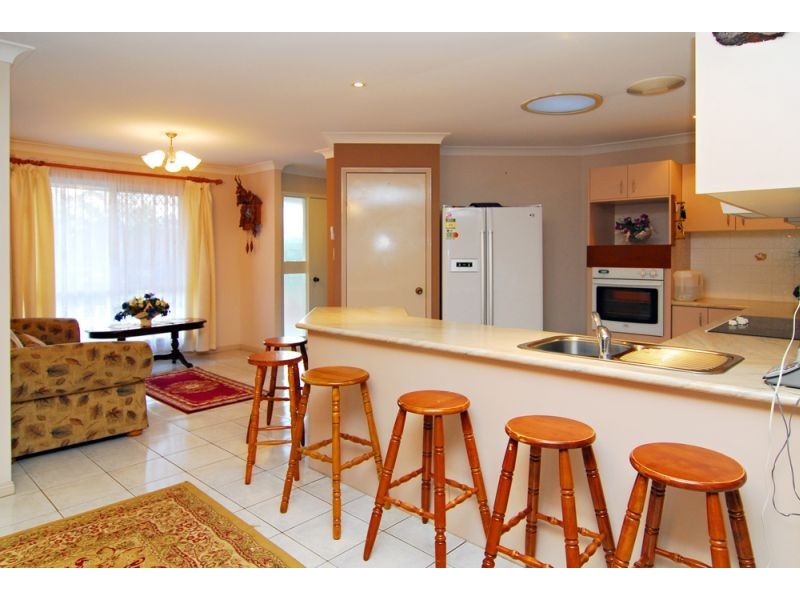 141 Merluna Rd, Park Ridge South QLD 4125
