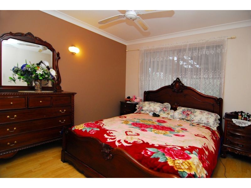 141 Merluna Rd, Park Ridge South QLD 4125