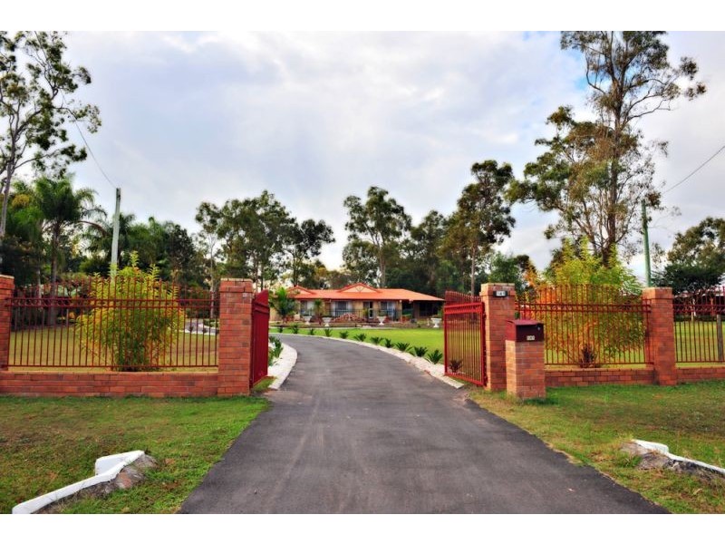 141 Merluna Rd, Park Ridge South QLD 4125