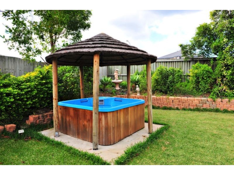 8 Waterlily Court, Calamvale QLD 4116