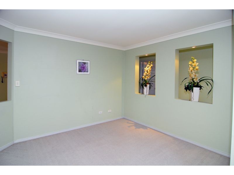 8 Waterlily Court, Calamvale QLD 4116