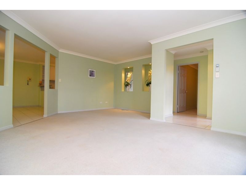 8 Waterlily Court, Calamvale QLD 4116