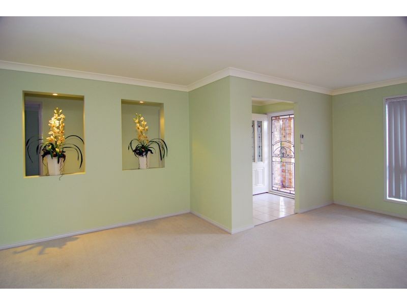 8 Waterlily Court, Calamvale QLD 4116