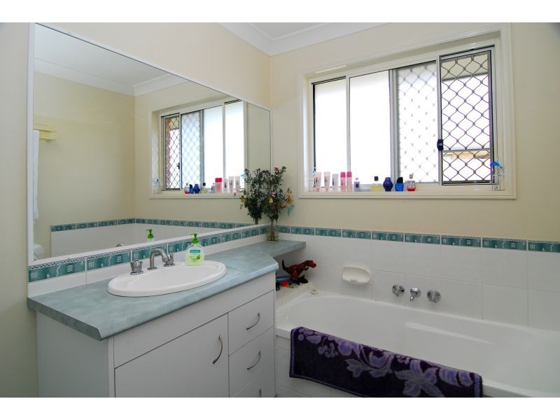 1 Hedera Street, Regents Park QLD 4118