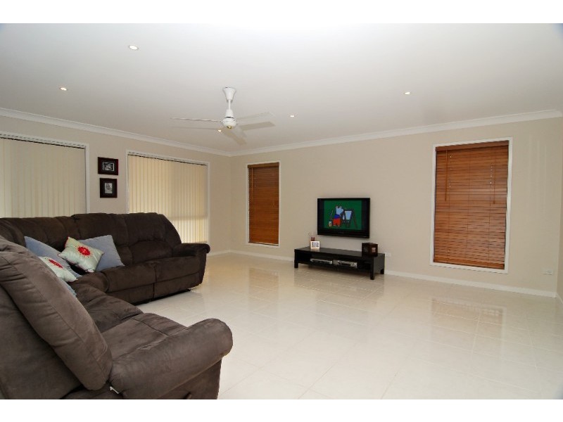 2 Cockatiel Court, Greenbank QLD 4124