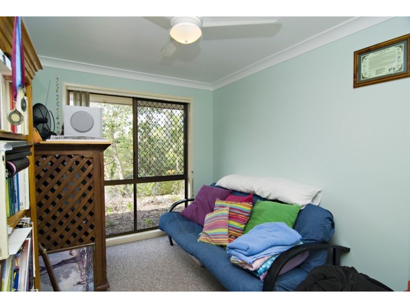 37 Parkroyal Crescent, Regents Park QLD 4118