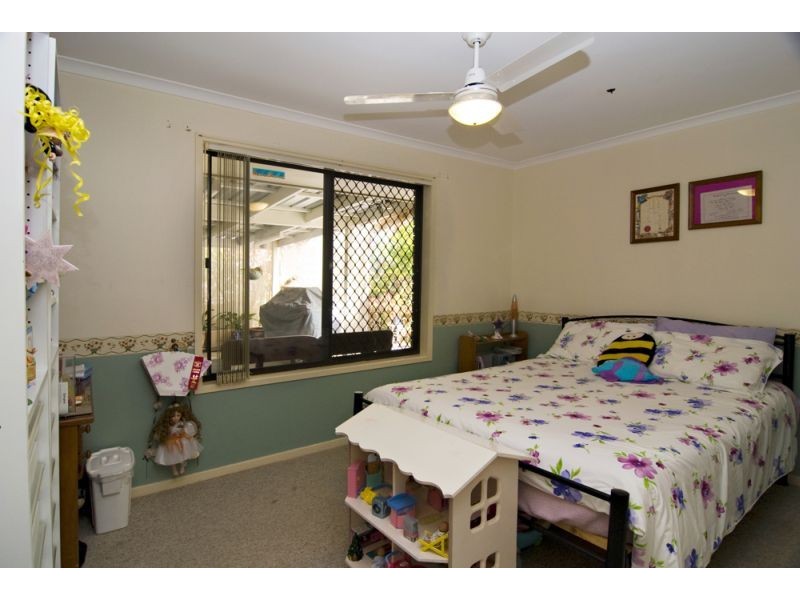 37 Parkroyal Crescent, Regents Park QLD 4118