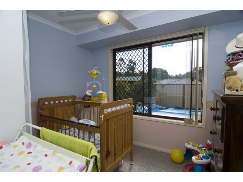 37 Parkroyal Crescent, Regents Park QLD 4118