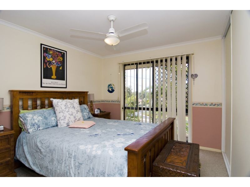 37 Parkroyal Crescent, Regents Park QLD 4118