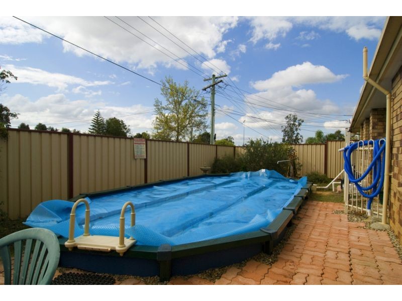 37 Parkroyal Crescent, Regents Park QLD 4118