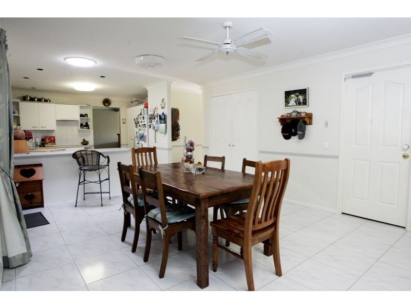 5 Casuarina Crescent, Calamvale QLD 4116