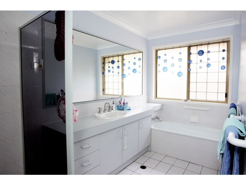 5 Casuarina Crescent, Calamvale QLD 4116