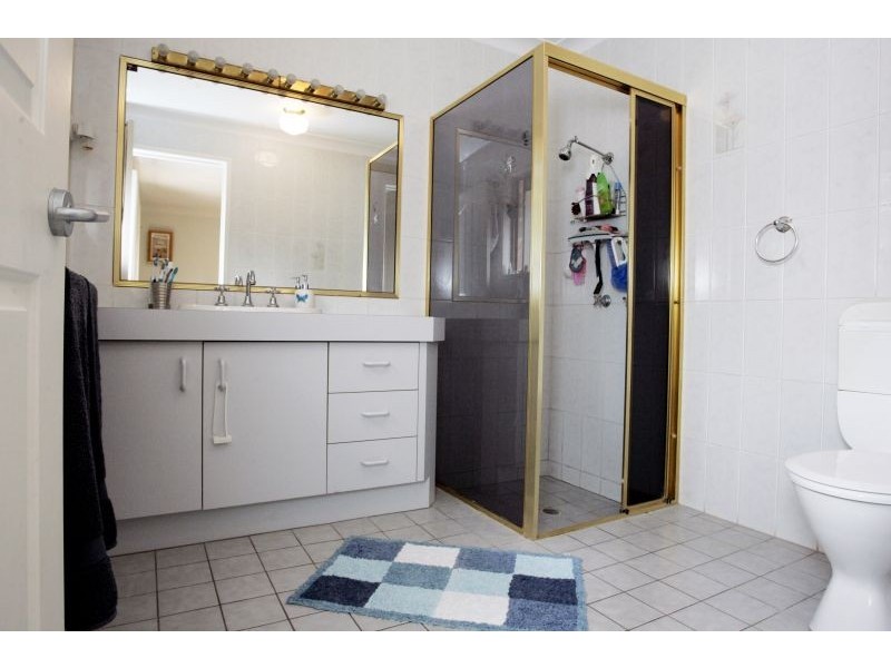 5 Casuarina Crescent, Calamvale QLD 4116