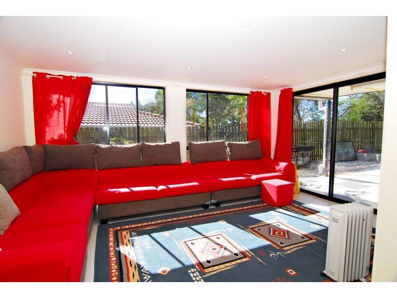 20 Letitia Street, Regents Park QLD 4118