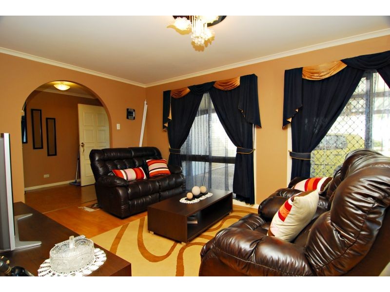 20 Letitia Street, Regents Park QLD 4118