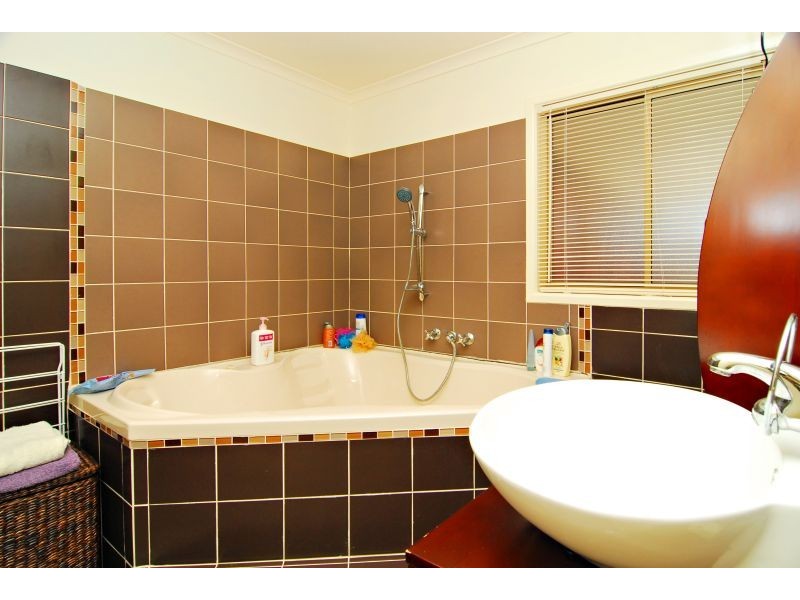 20 Letitia Street, Regents Park QLD 4118