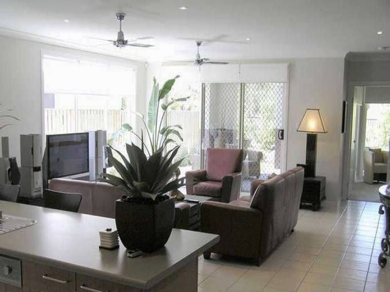 6 Nalbaugh Lane, Parkinson QLD 4115