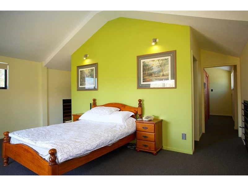 226 Bamboo Drive, Woodhill QLD 4285