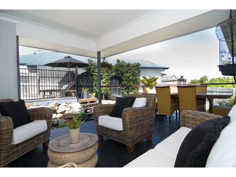 6 Ashton Plc, Springfield QLD 4300