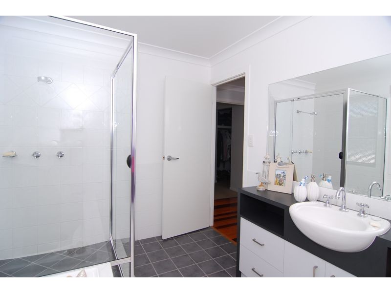 6 Ashton Plc, Springfield QLD 4300