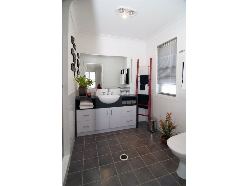 6 Ashton Plc, Springfield QLD 4300