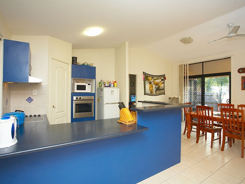 8 Links Avenue, Meadowbrook QLD 4131