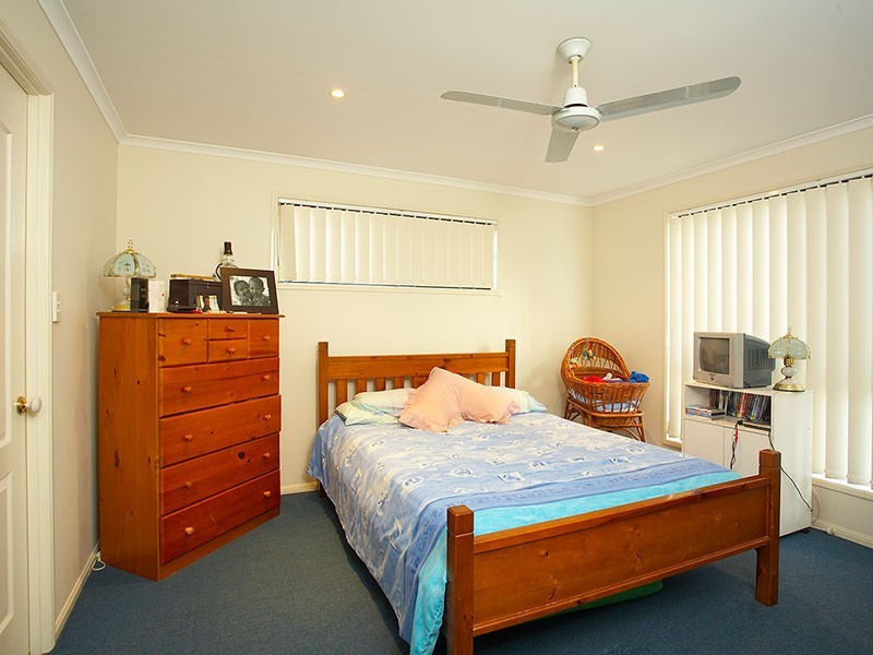 8 Links Avenue, Meadowbrook QLD 4131