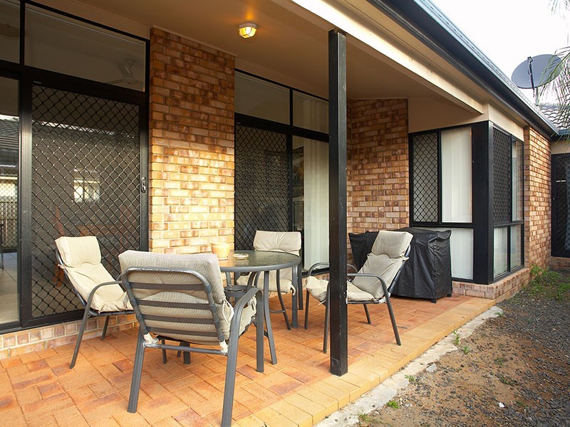 8 Links Avenue, Meadowbrook QLD 4131