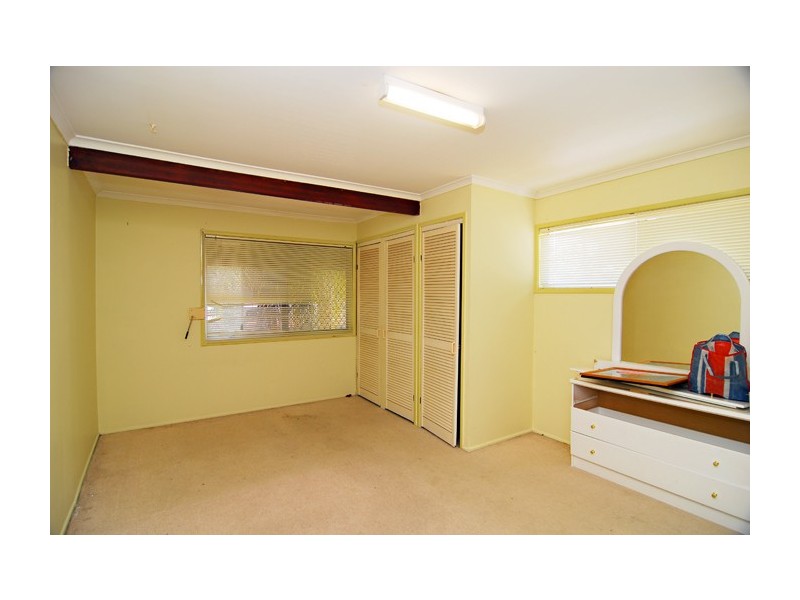 32 Waratah Drive, Crestmead QLD 4132