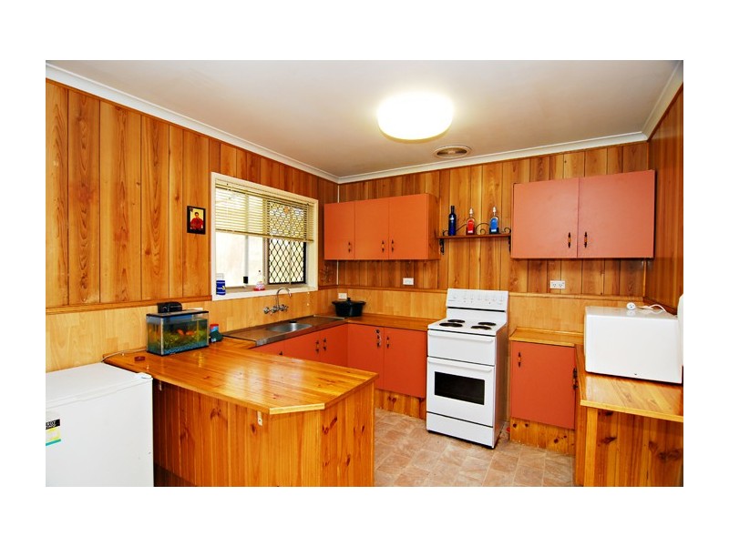 32 Waratah Drive, Crestmead QLD 4132