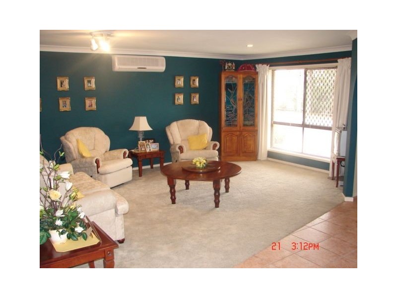 3 Ponderosa Street, Hillcrest QLD 4118