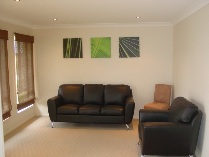 33 Ashmore Close, Marsden QLD 4132