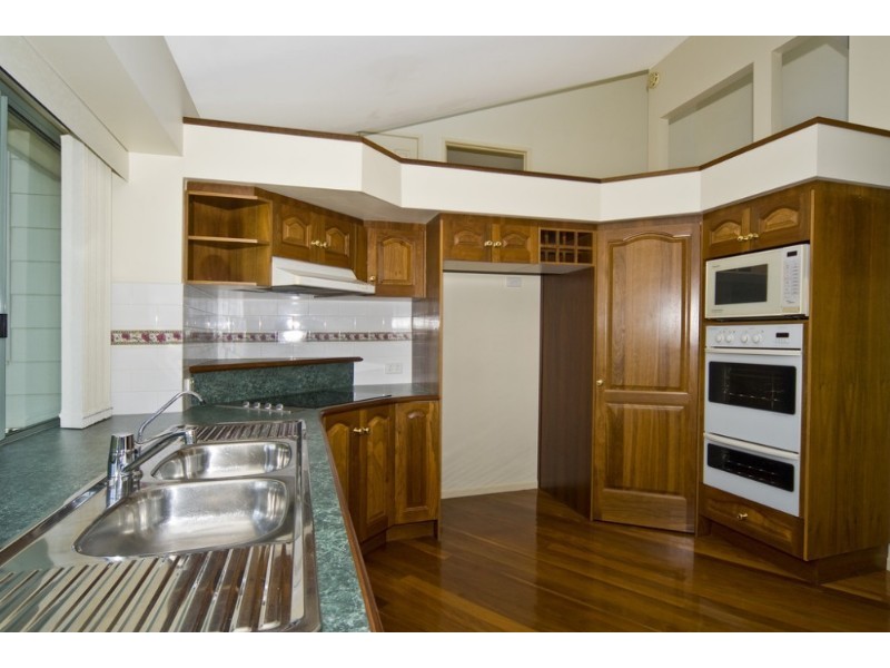 10 Raymond Court, Mount Warren Park QLD 4207