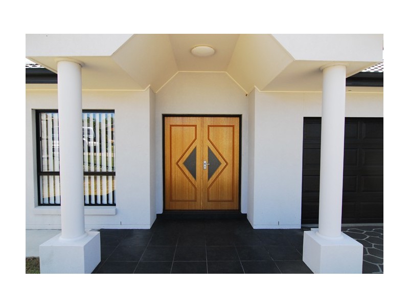13 Grampians Close, Forest Lake QLD 4078