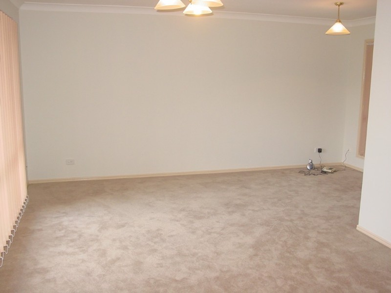 16 Caulfield Drive, Loganlea QLD 4131