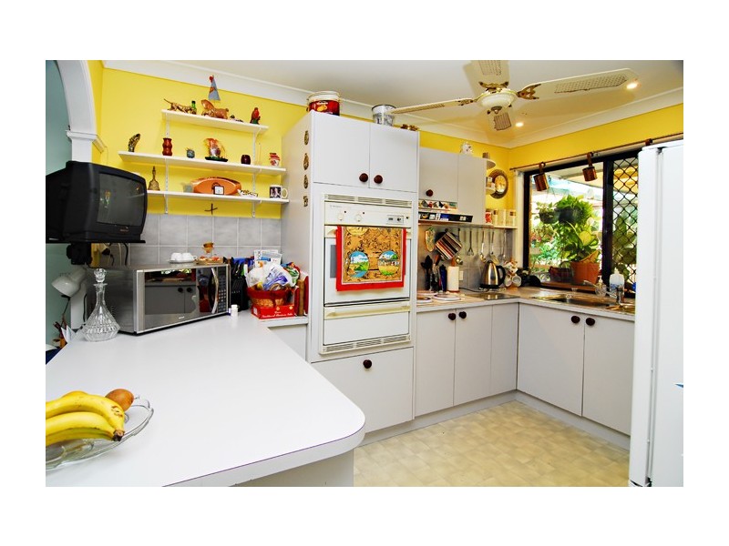 1 Clover Court, Regents Park QLD 4118