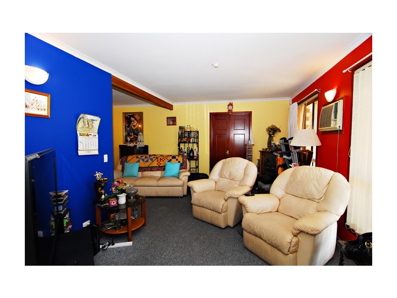 1 Clover Court, Regents Park QLD 4118