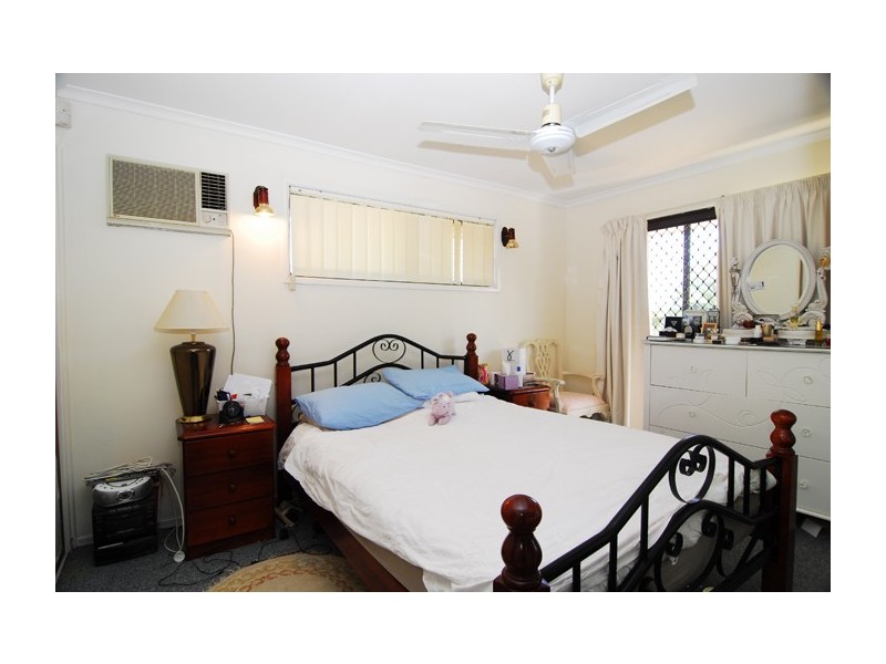 1 Clover Court, Regents Park QLD 4118